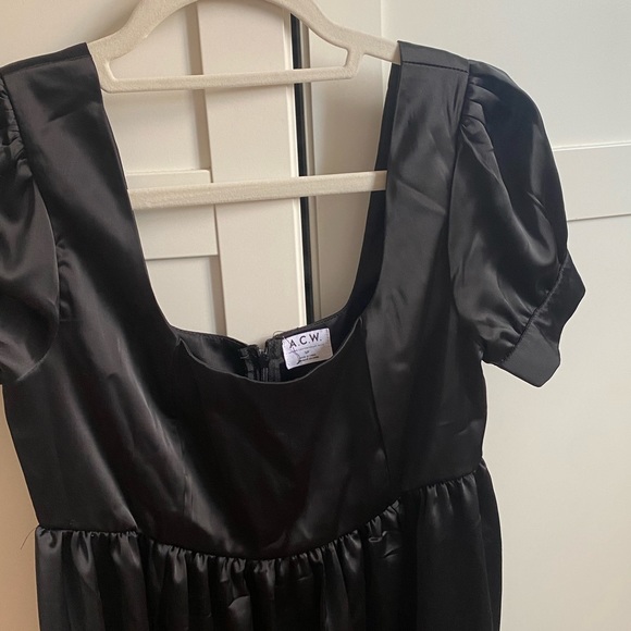 Black mini dress - Picture 2 of 3